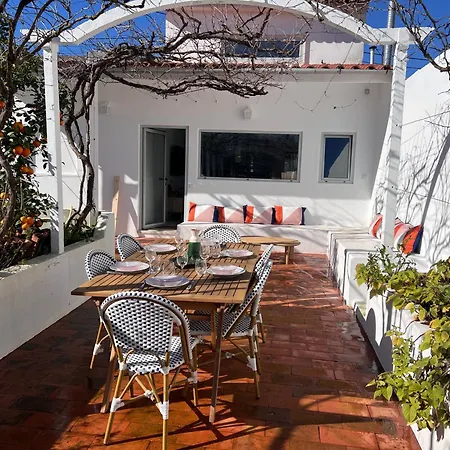 Charming House De Caparica Villa