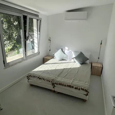 Charming House De Caparica Vila