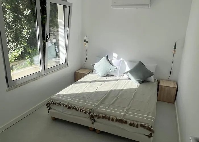 Charming House De Caparica Villa