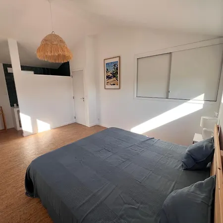 Charming House De Caparica Villa
